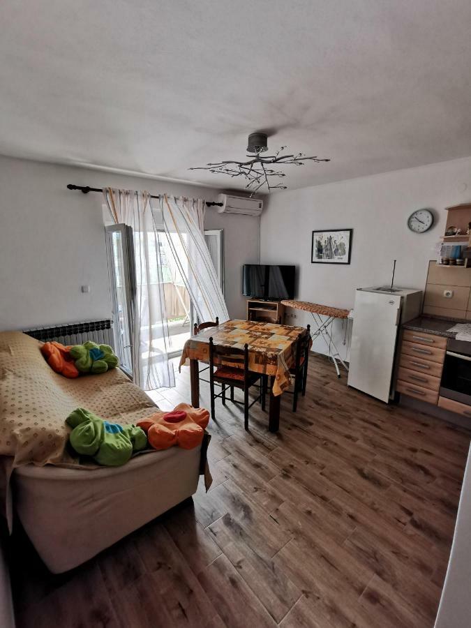 Apartment Martina Banjol Exteriör bild