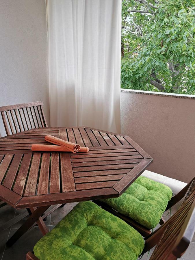 Apartment Martina Banjol Exteriör bild